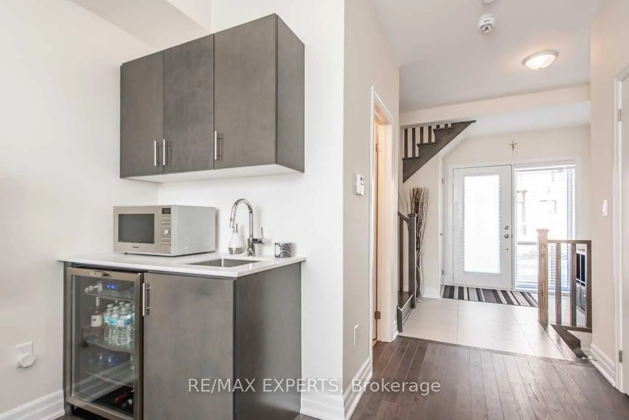 Photo 14 of 37 Juneau Street, Vaughan, East Woodbridge — HOMEH