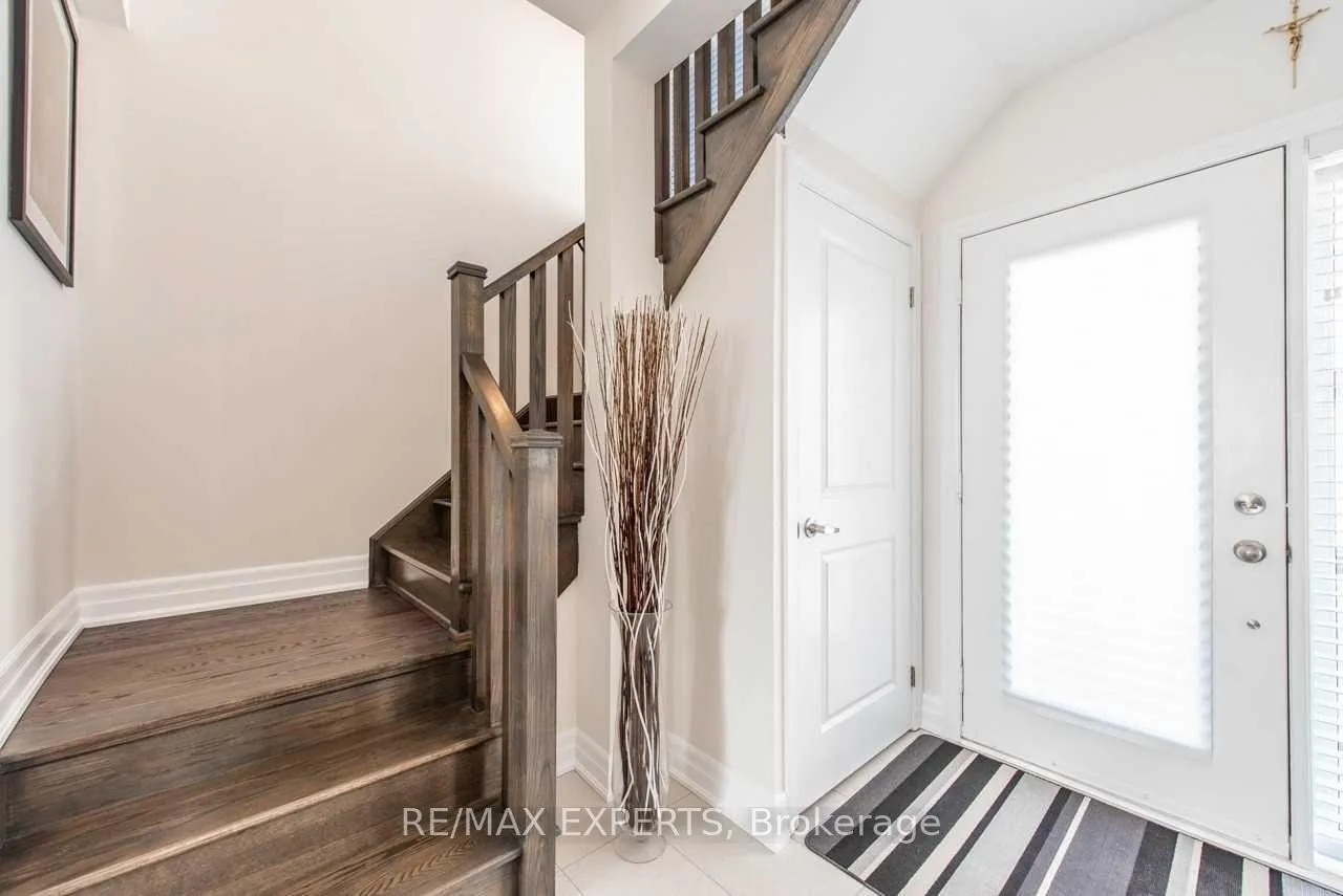 Photo 15 of 37 Juneau Street, Vaughan, East Woodbridge — HOMEH