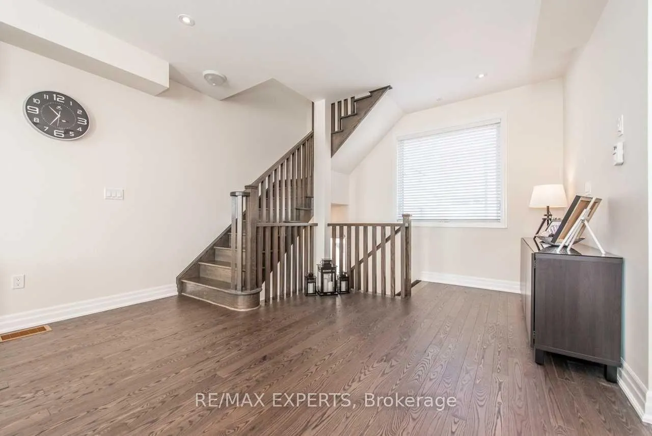 Photo 17 of 37 Juneau Street, Vaughan, East Woodbridge — HOMEH
