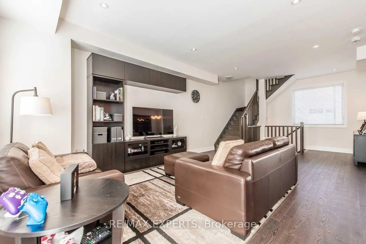 Photo 23 of 37 Juneau Street, Vaughan, East Woodbridge — HOMEH