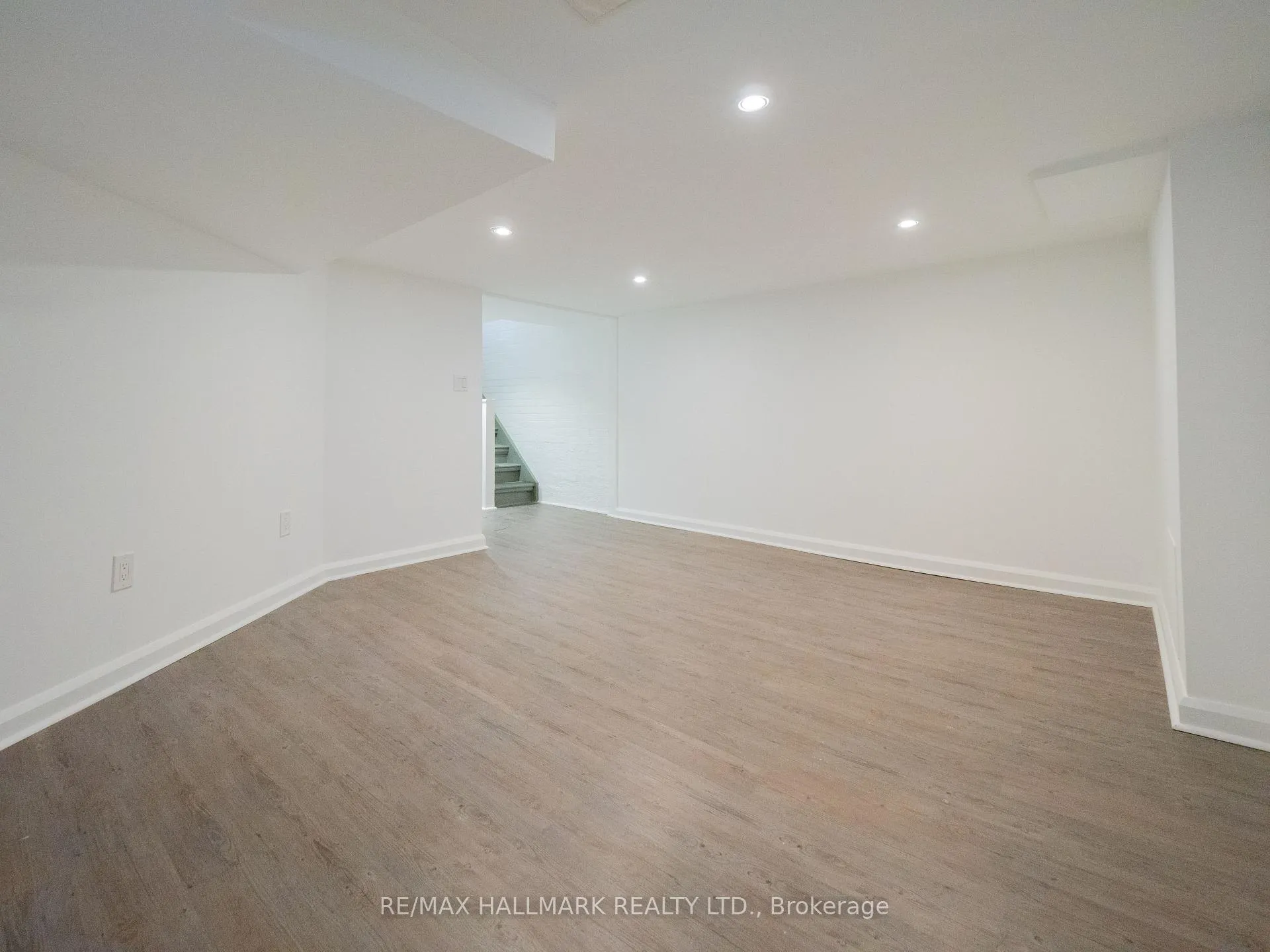 Photo 31 of 42 Garnock Avenue, Toronto, North Riverdale — HOMEH
