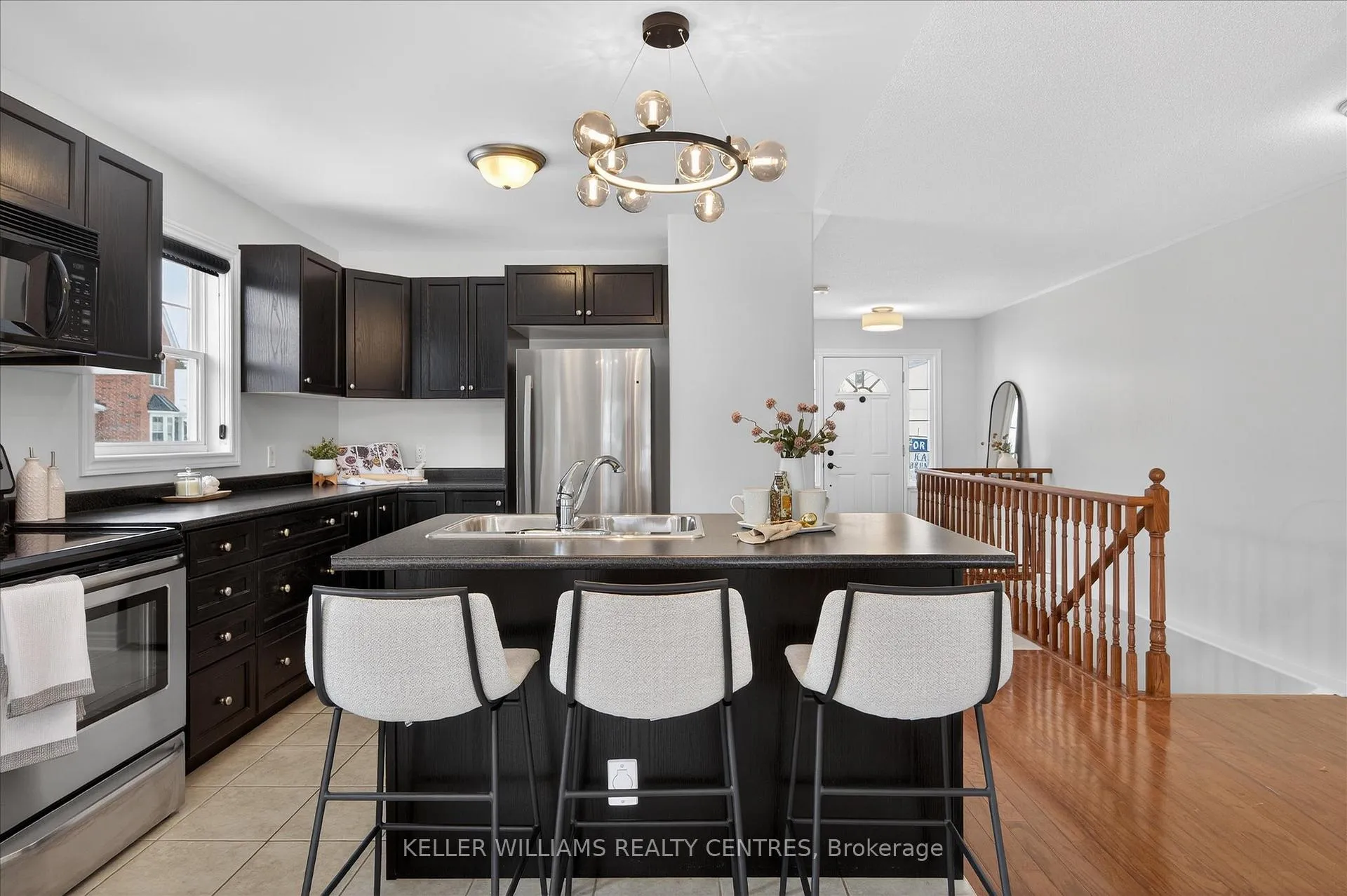 Photo 3 of 186 bowen Drive, Peterborough, Northcrest Ward 5 — HOMEH