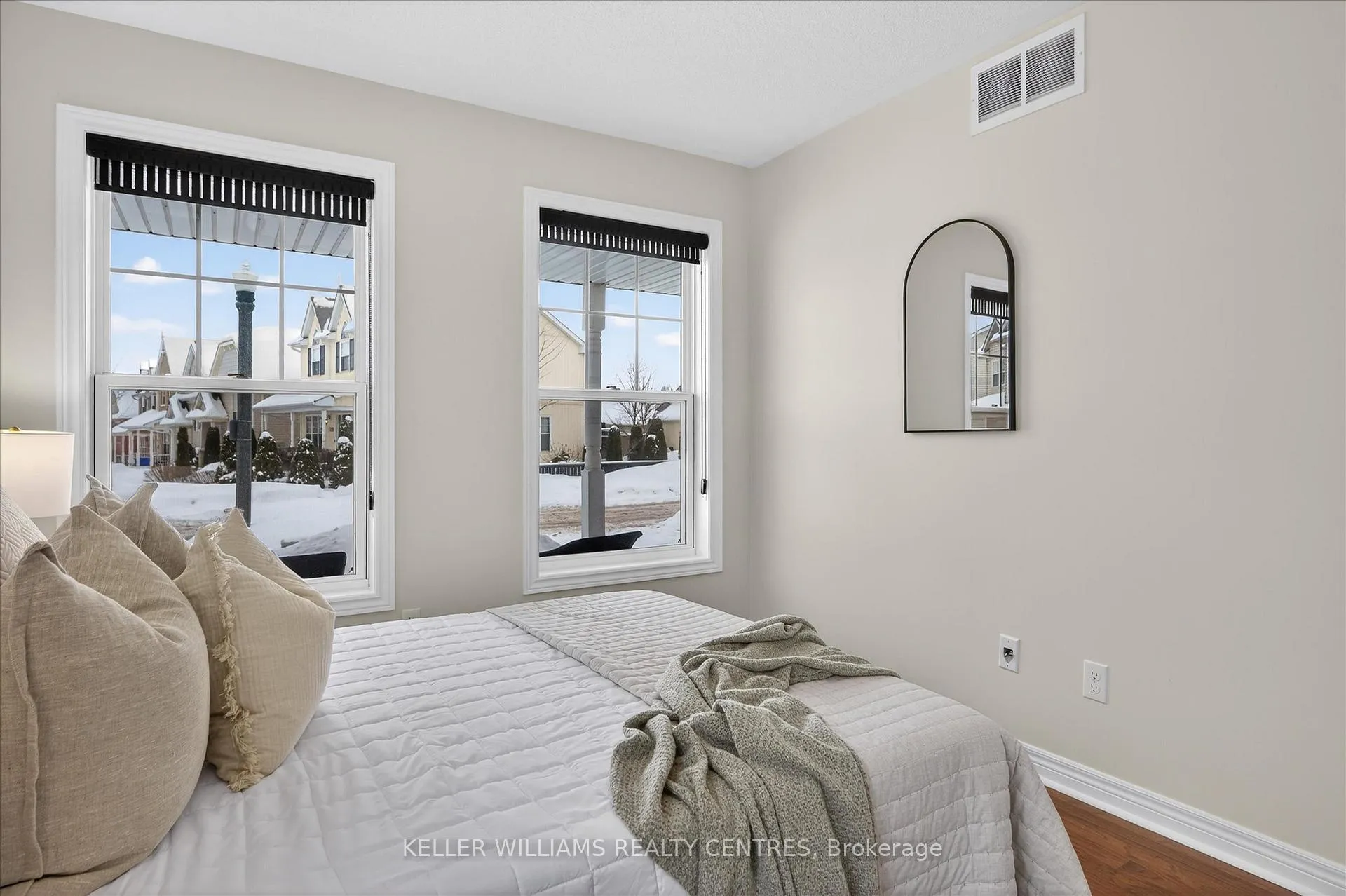 Photo 23 of 186 bowen Drive, Peterborough, Northcrest Ward 5 — HOMEH