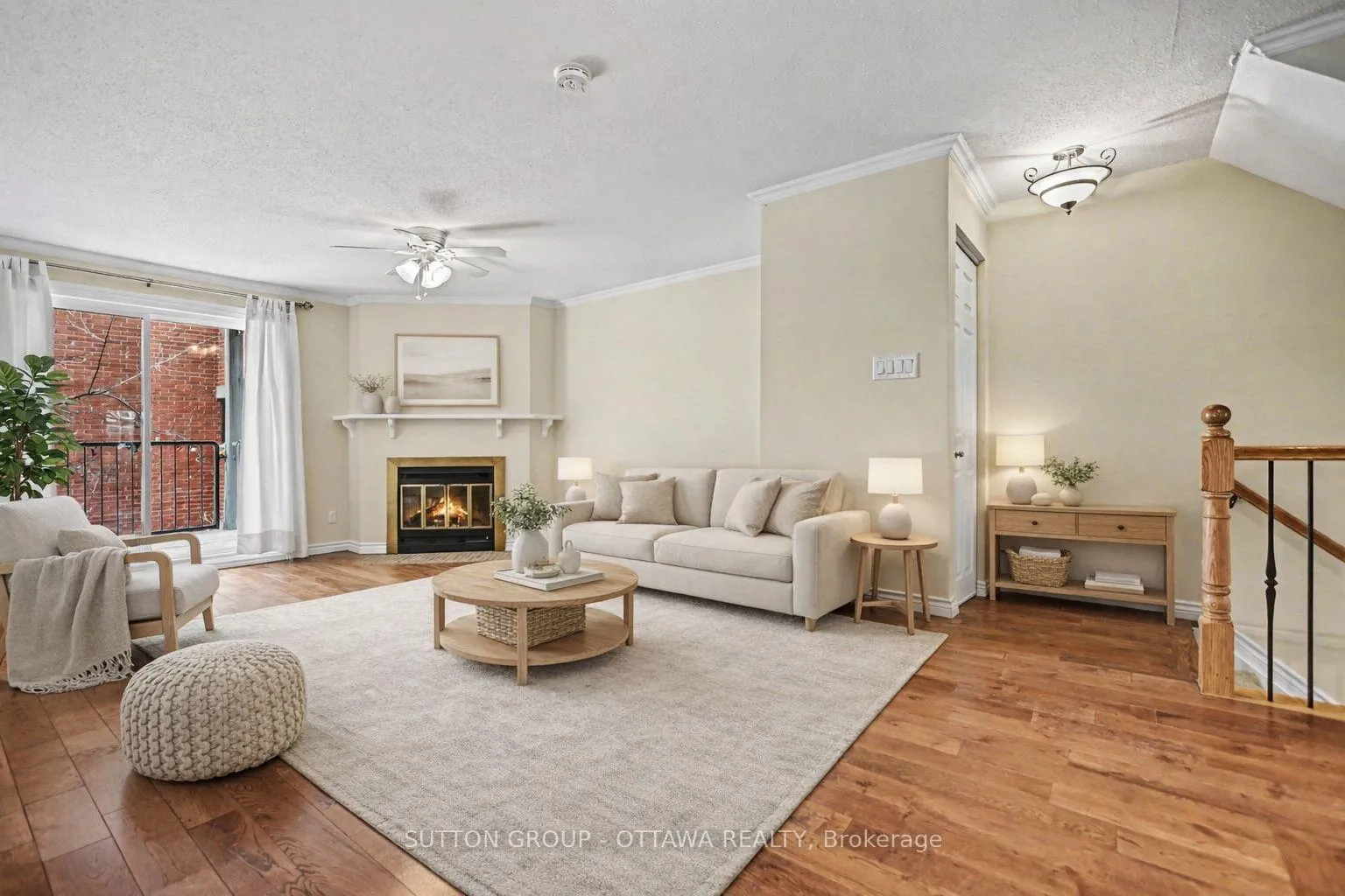 Photo 5 of 207 Mart Circle, Ottawa, Manor Park — HOMEH
