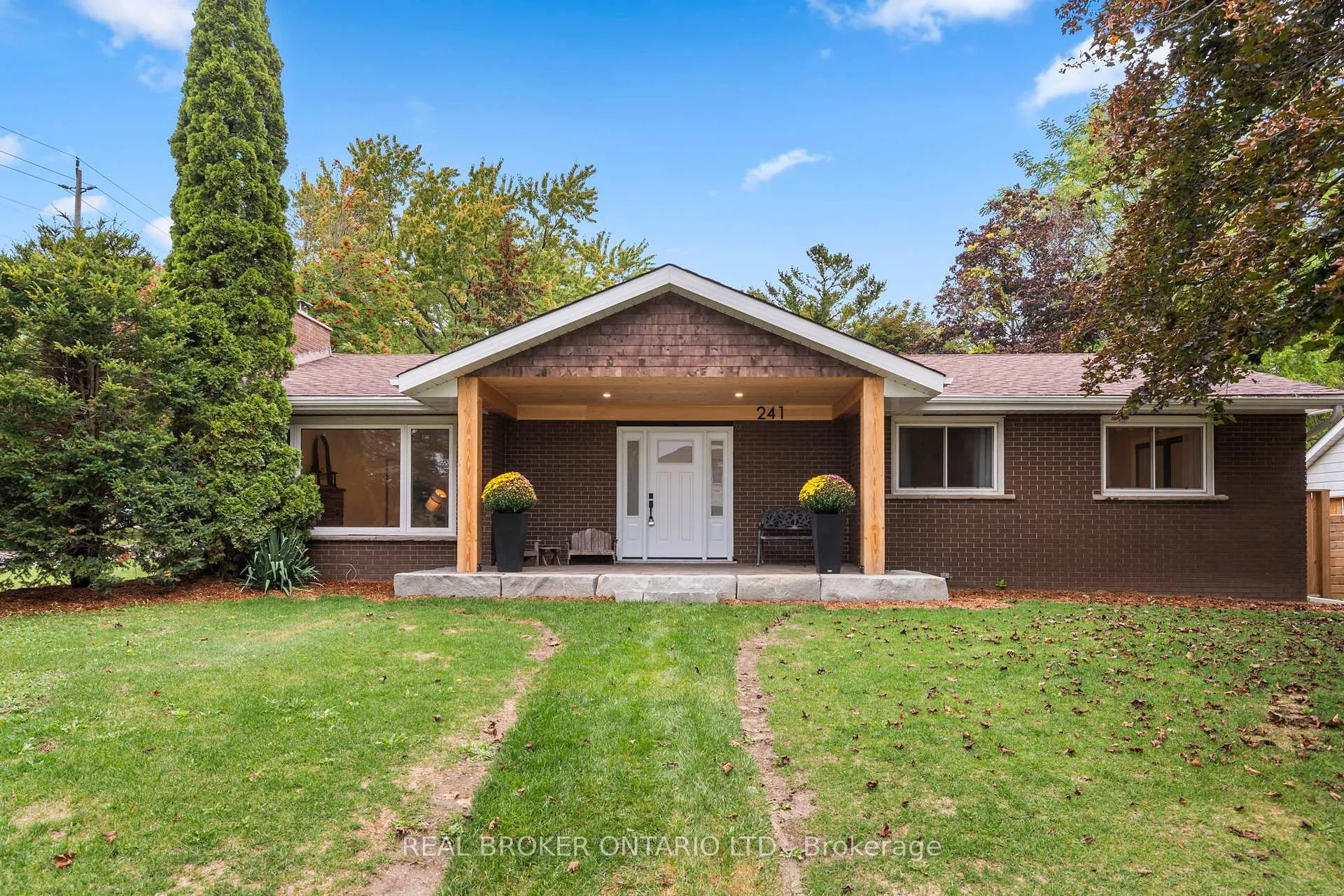 Photo 5 of 241 Maple Street, Uxbridge — HOMEH