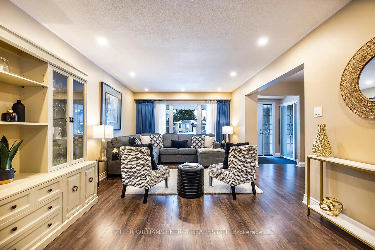 Photo 8 of 30 Glenmount Court, Whitby, Lynde Creek — HOMEH