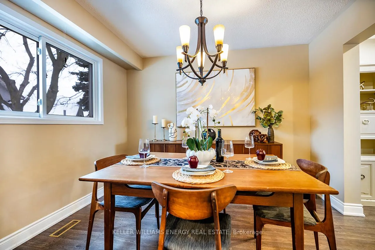 Photo 10 of 30 Glenmount Court, Whitby, Lynde Creek — HOMEH