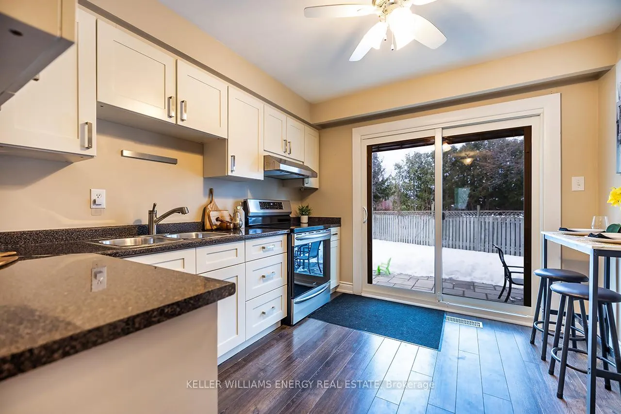 Photo 13 of 30 Glenmount Court, Whitby, Lynde Creek — HOMEH