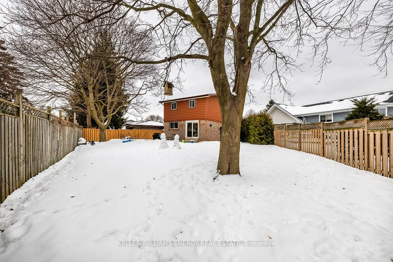 Photo 32 of 30 Glenmount Court, Whitby, Lynde Creek — HOMEH