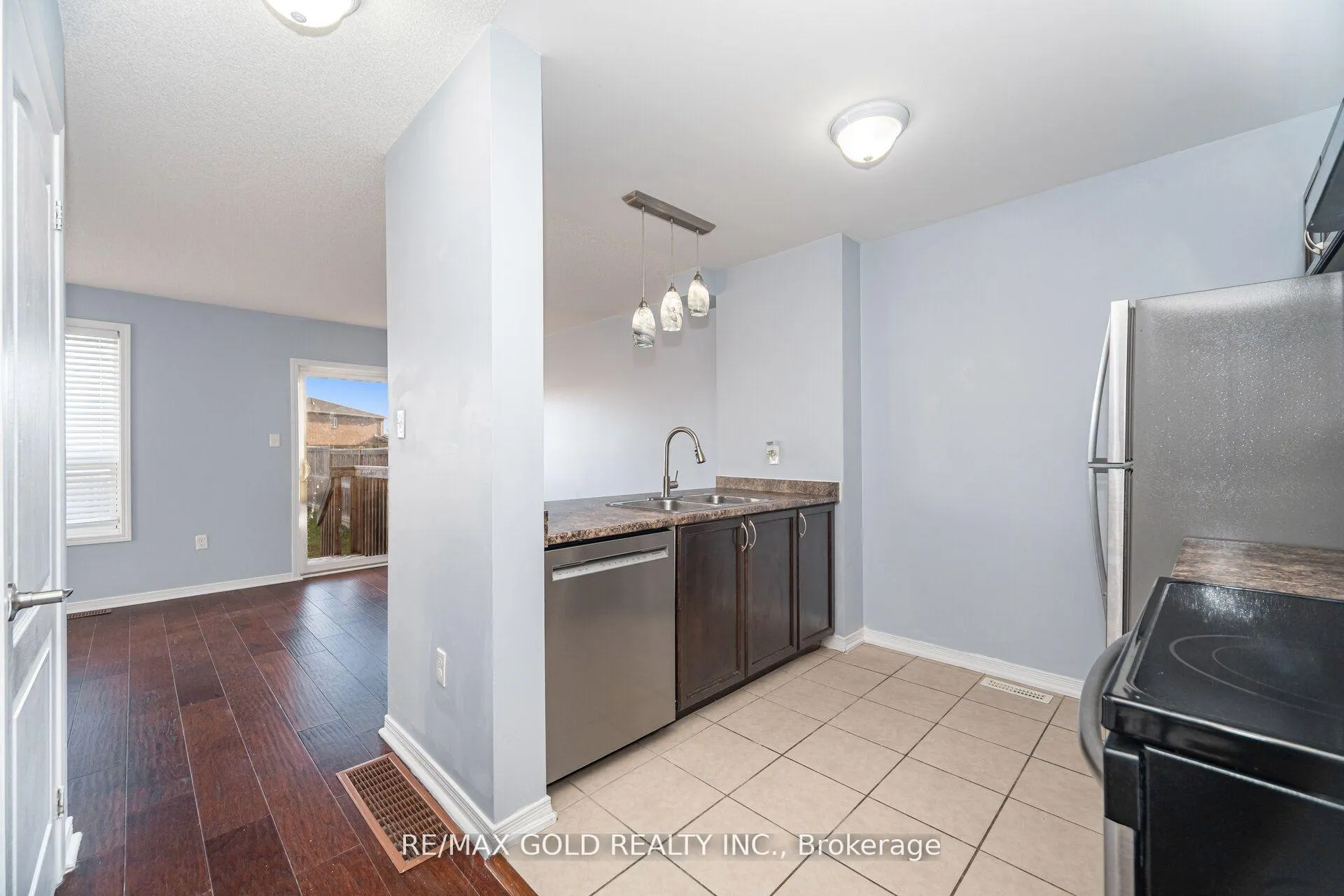 Photo 12 of 1377 Benson Street, Innisfil, Alcona — HOMEH