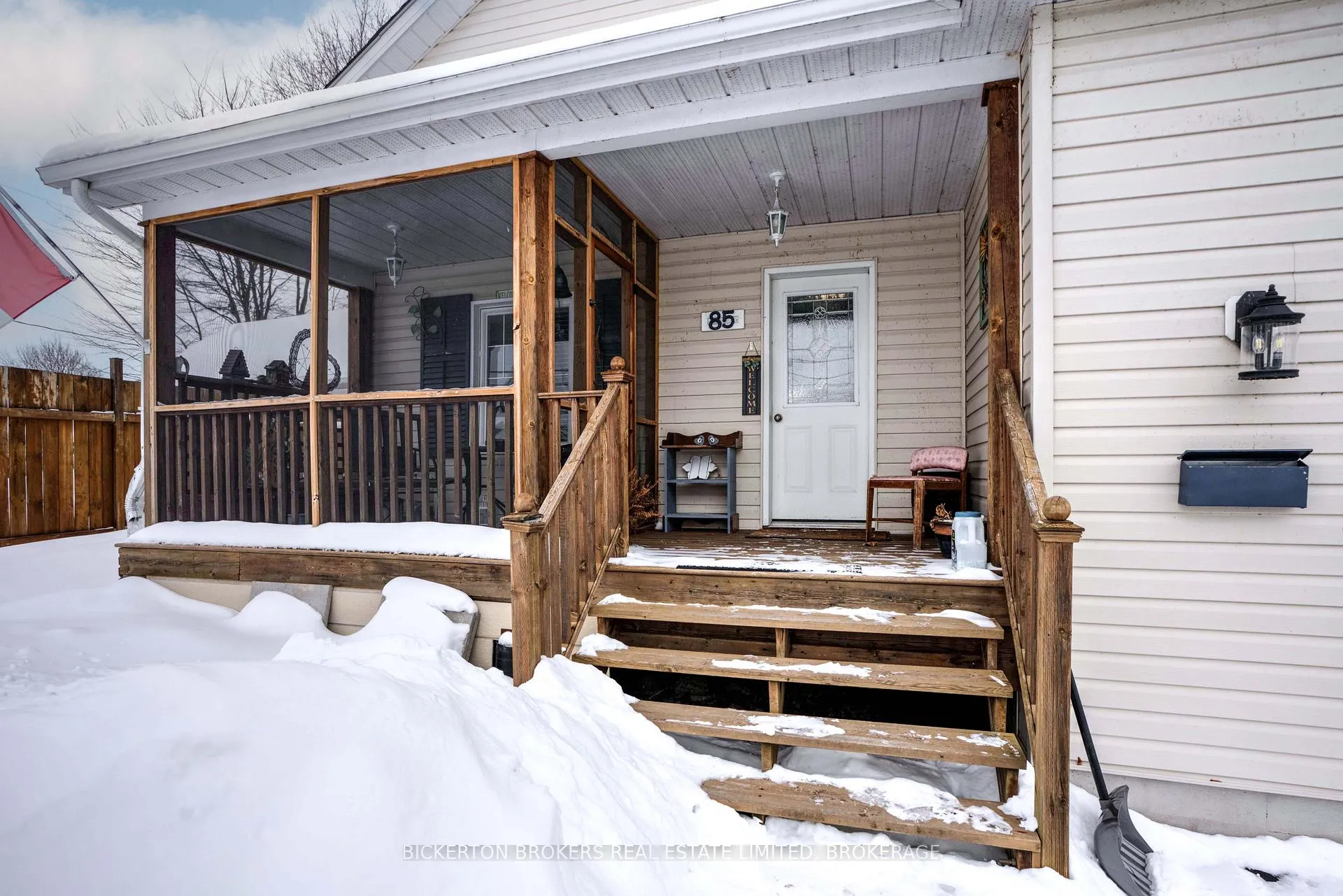 Photo 4 of 85 Elm Street, Gananoque — HOMEH