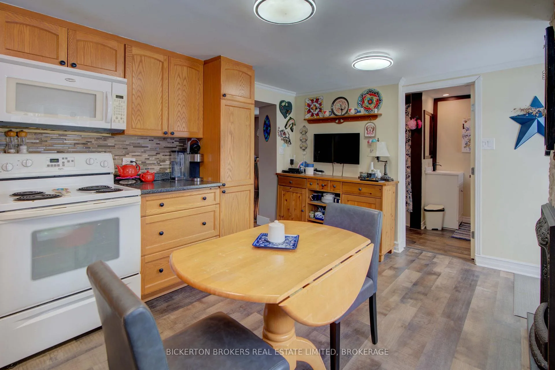 Photo 15 of 85 Elm Street, Gananoque — HOMEH