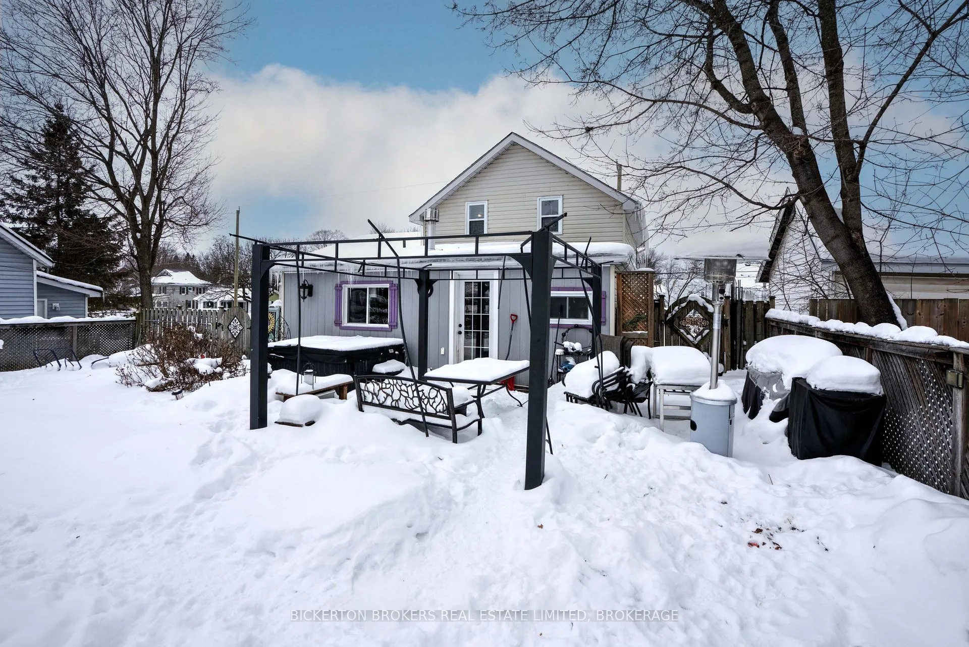 Photo 36 of 85 Elm Street, Gananoque — HOMEH