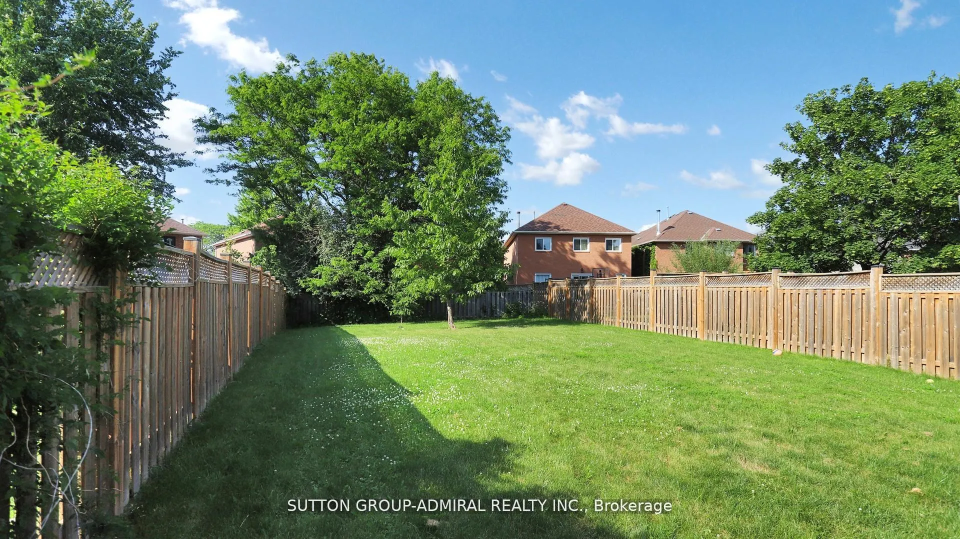 Photo 2 of 186 Westhampton Drive, Vaughan, Brownridge — HOMEH