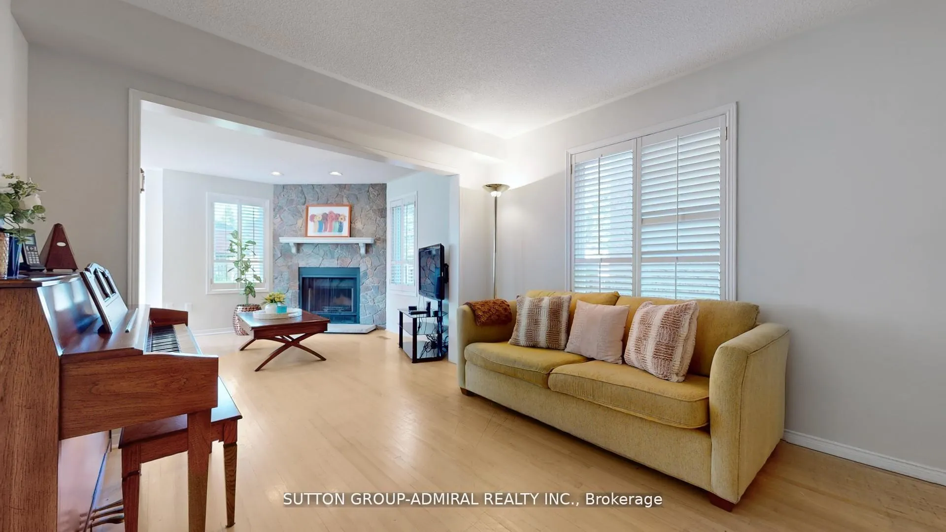 Photo 14 of 186 Westhampton Drive, Vaughan, Brownridge — HOMEH