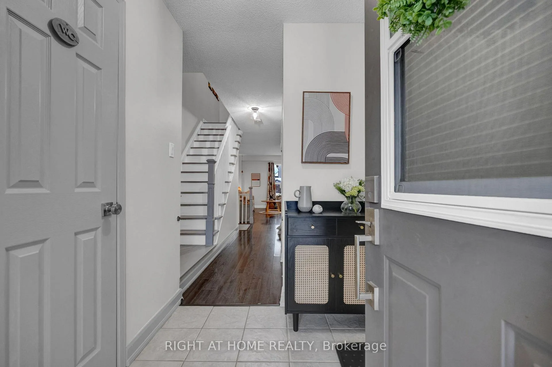 Photo 2 of 83 Somerscales Drive, Clarington, Bowmanville — HOMEH