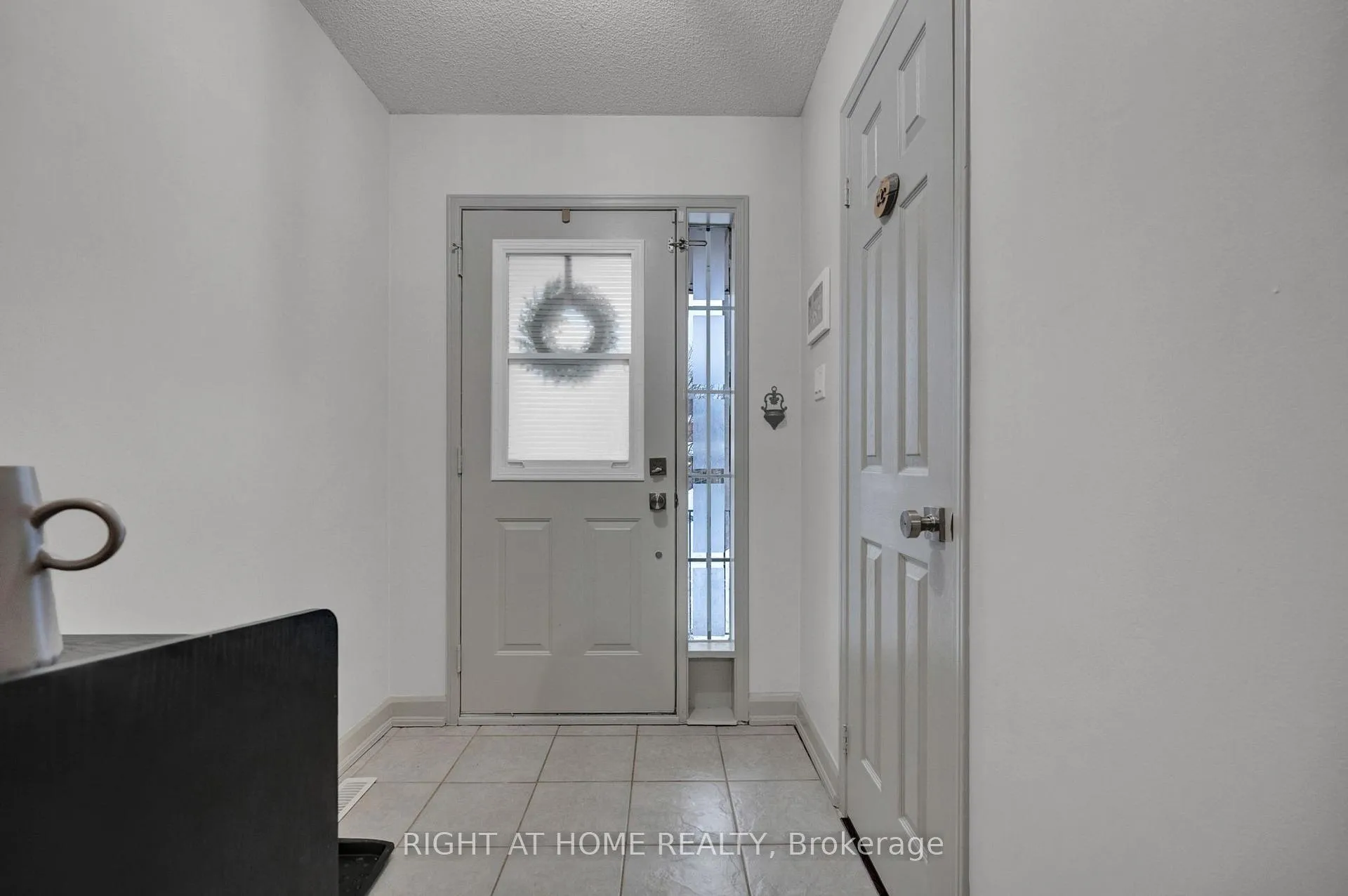 Photo 3 of 83 Somerscales Drive, Clarington, Bowmanville — HOMEH