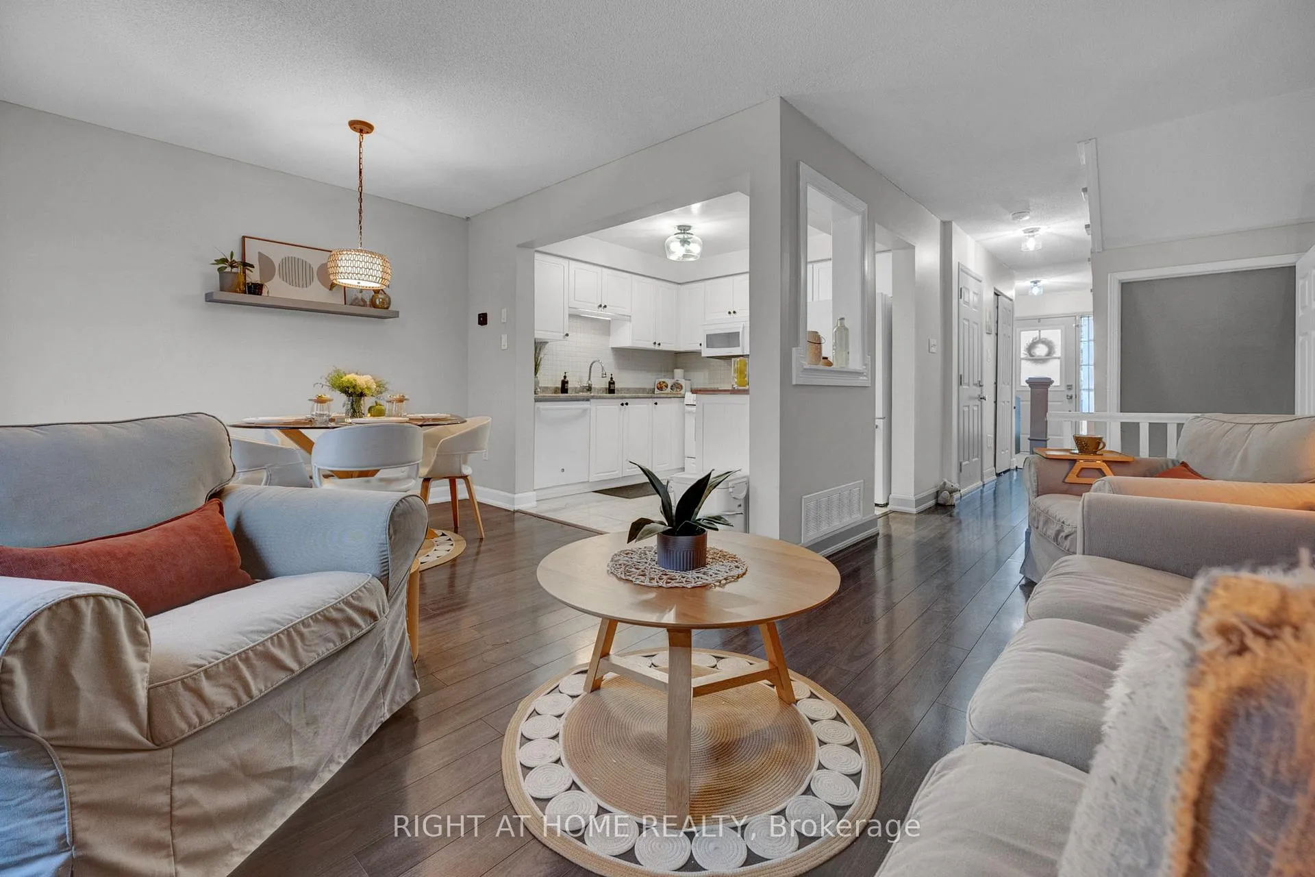 Photo 14 of 83 Somerscales Drive, Clarington, Bowmanville — HOMEH