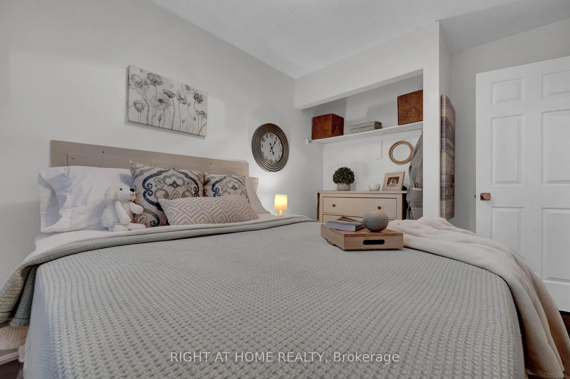 Photo 21 of 83 Somerscales Drive, Clarington, Bowmanville — HOMEH