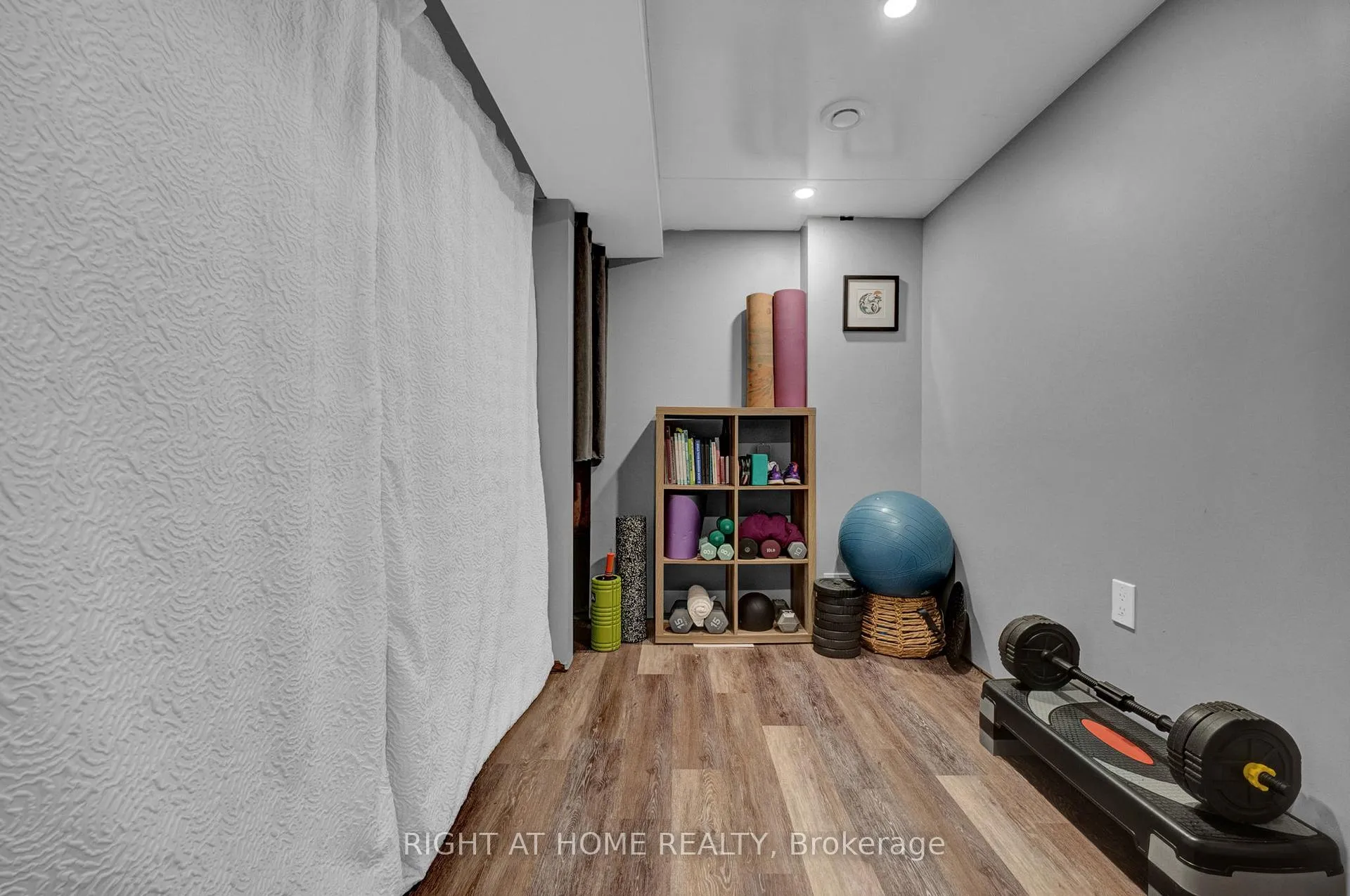 Photo 24 of 83 Somerscales Drive, Clarington, Bowmanville — HOMEH