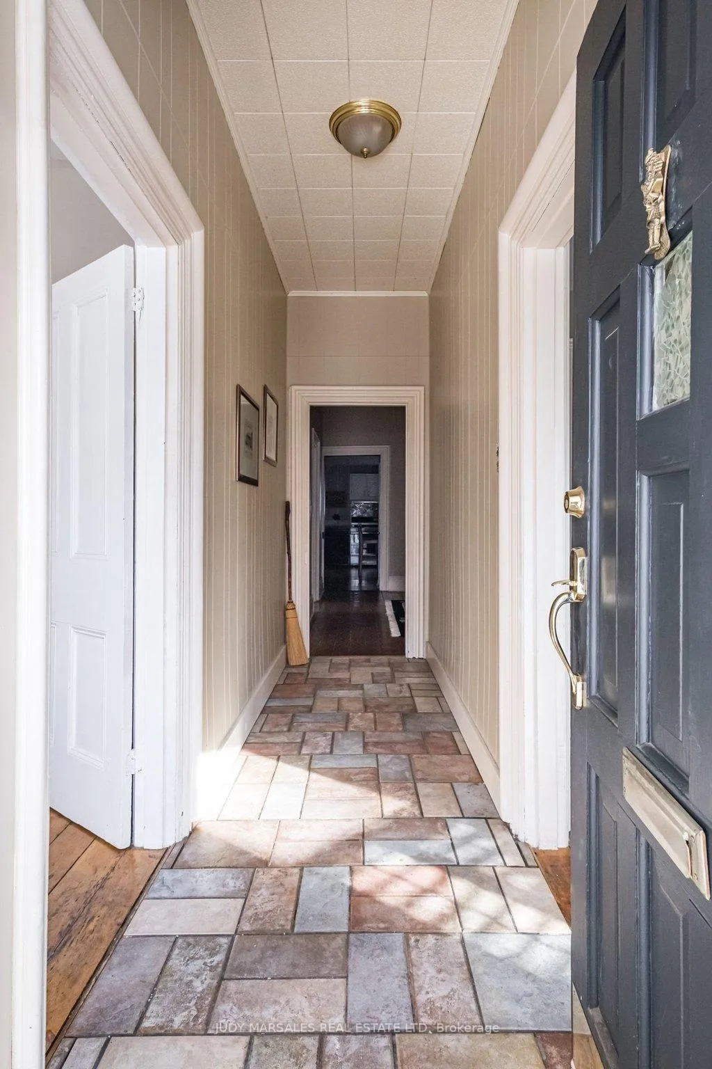 Photo 4 of 50 Macaulay Street W, Hamilton, North End — HOMEH