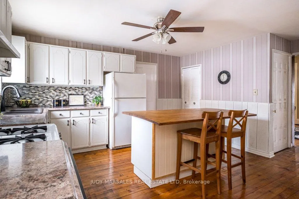 Photo 14 of 50 Macaulay Street W, Hamilton, North End — HOMEH