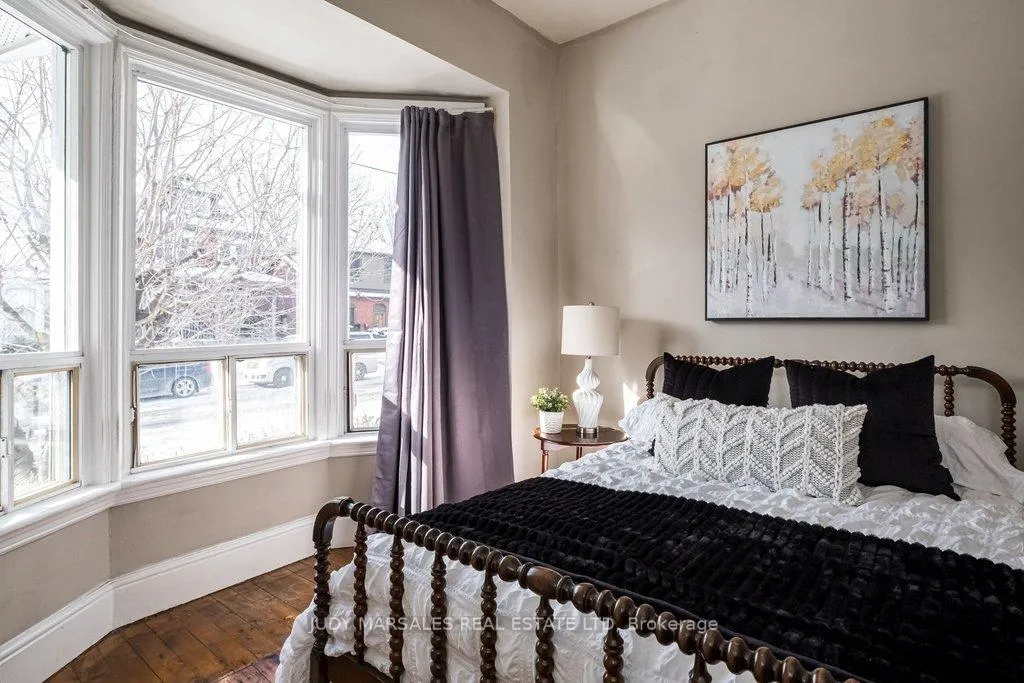 Photo 16 of 50 Macaulay Street W, Hamilton, North End — HOMEH