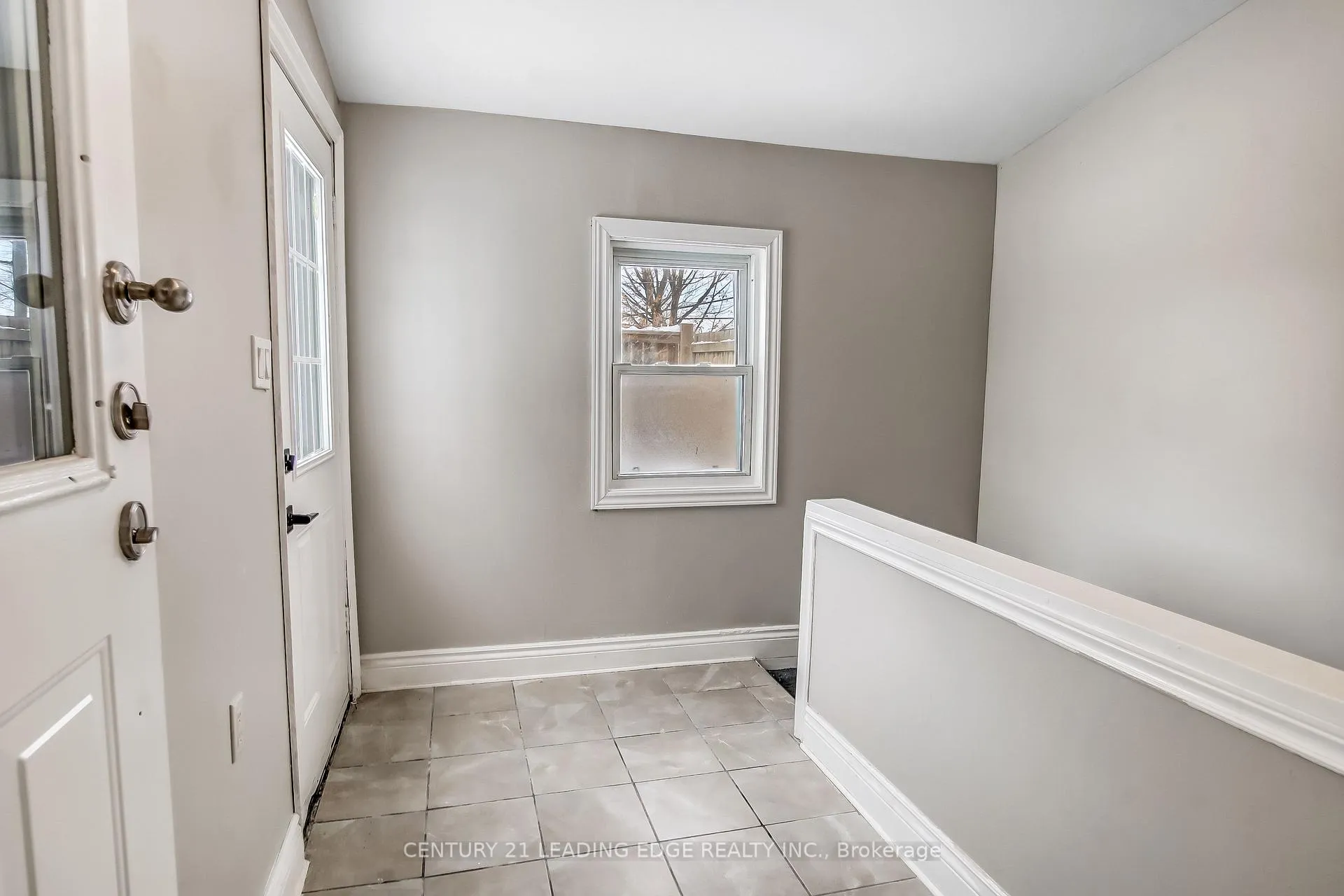 Photo 7 of 1444 Gore Road, London, East O — HOMEH