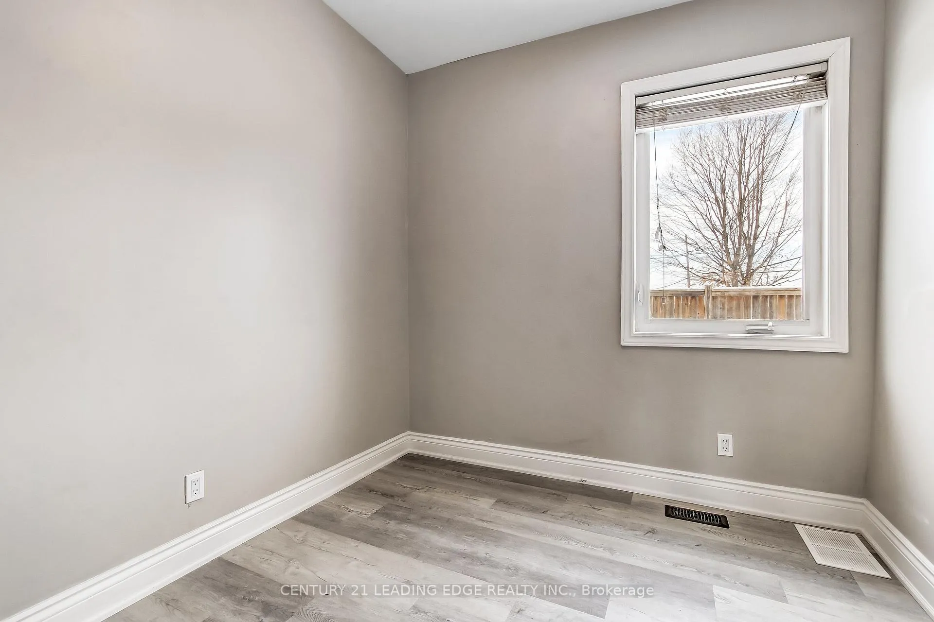 Photo 11 of 1444 Gore Road, London, East O — HOMEH