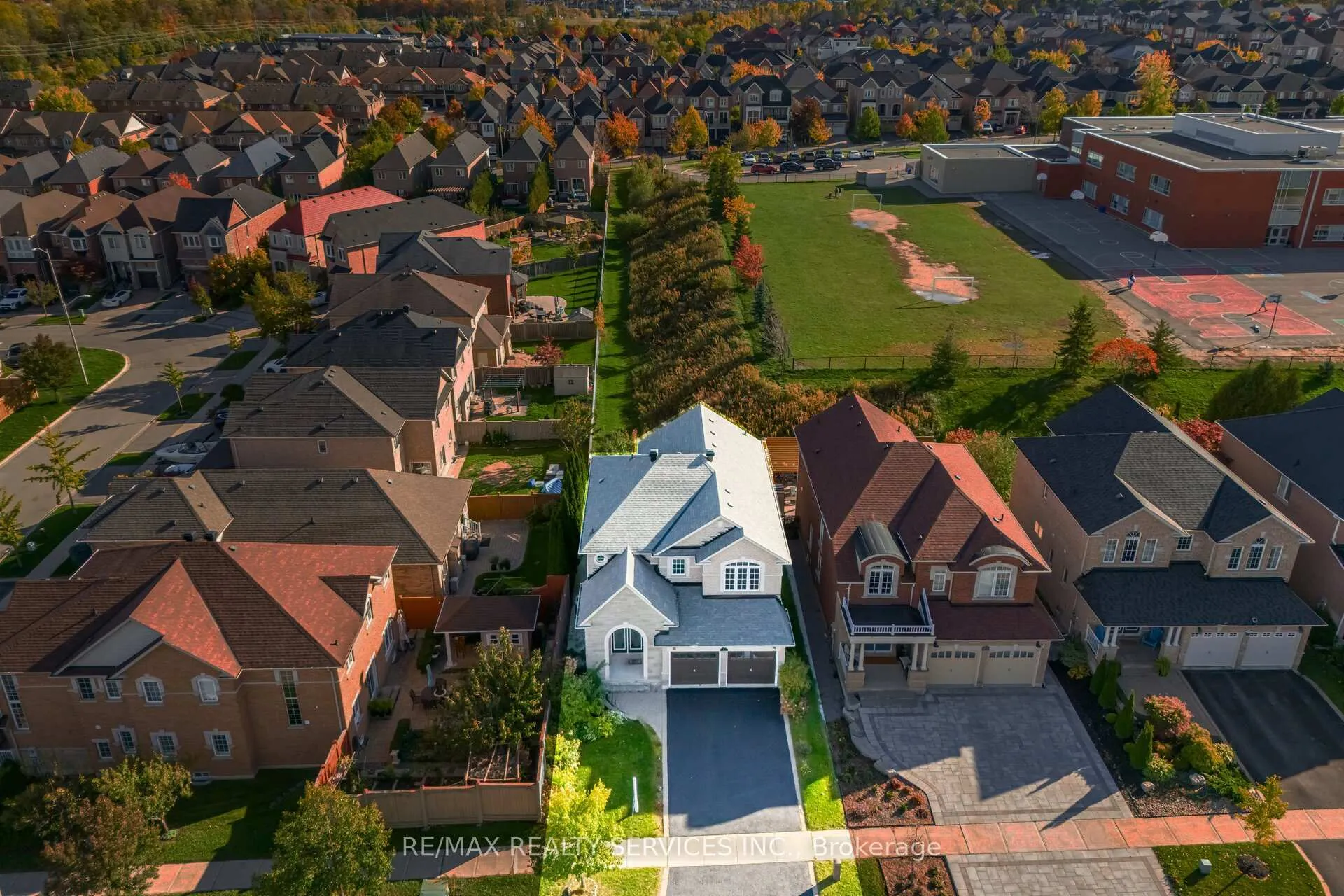 Photo 2 of 71 Ivy Glen Drive, Vaughan, Patterson — HOMEH