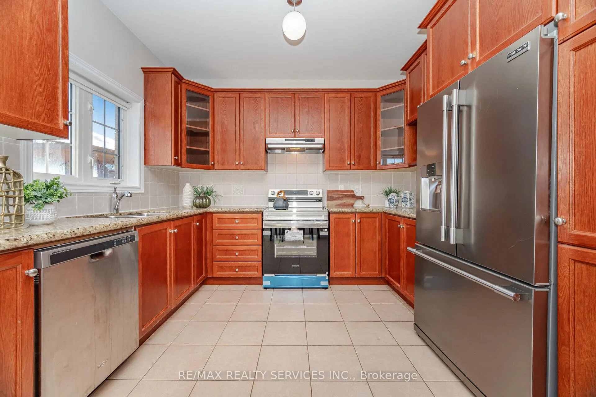 Photo 11 of 71 Ivy Glen Drive, Vaughan, Patterson — HOMEH