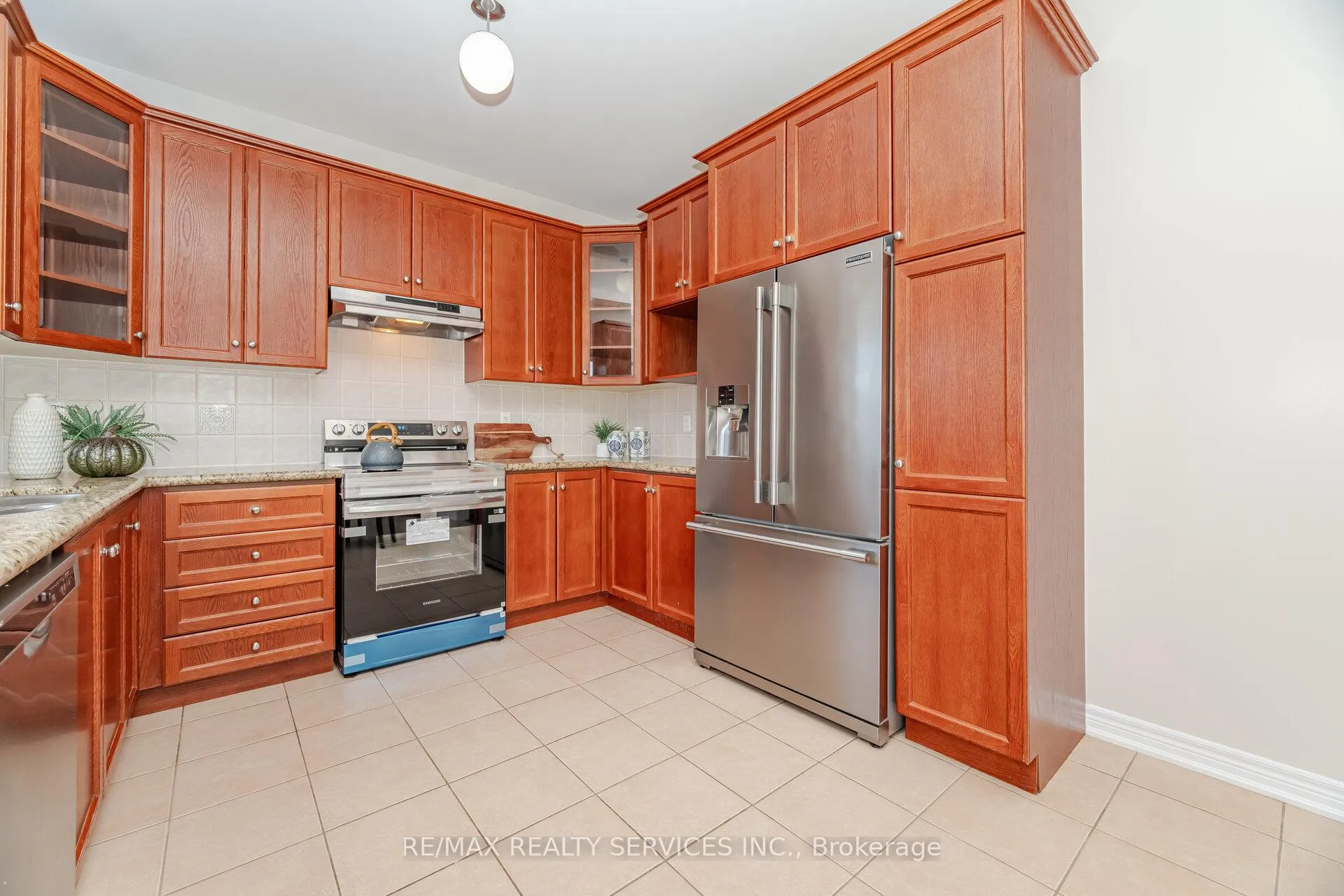 Photo 12 of 71 Ivy Glen Drive, Vaughan, Patterson — HOMEH