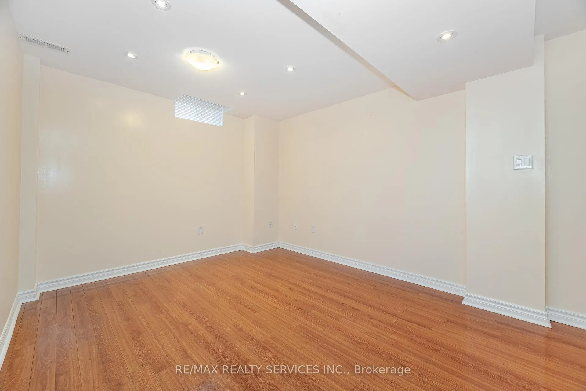 Photo 36 of 71 Ivy Glen Drive, Vaughan, Patterson — HOMEH