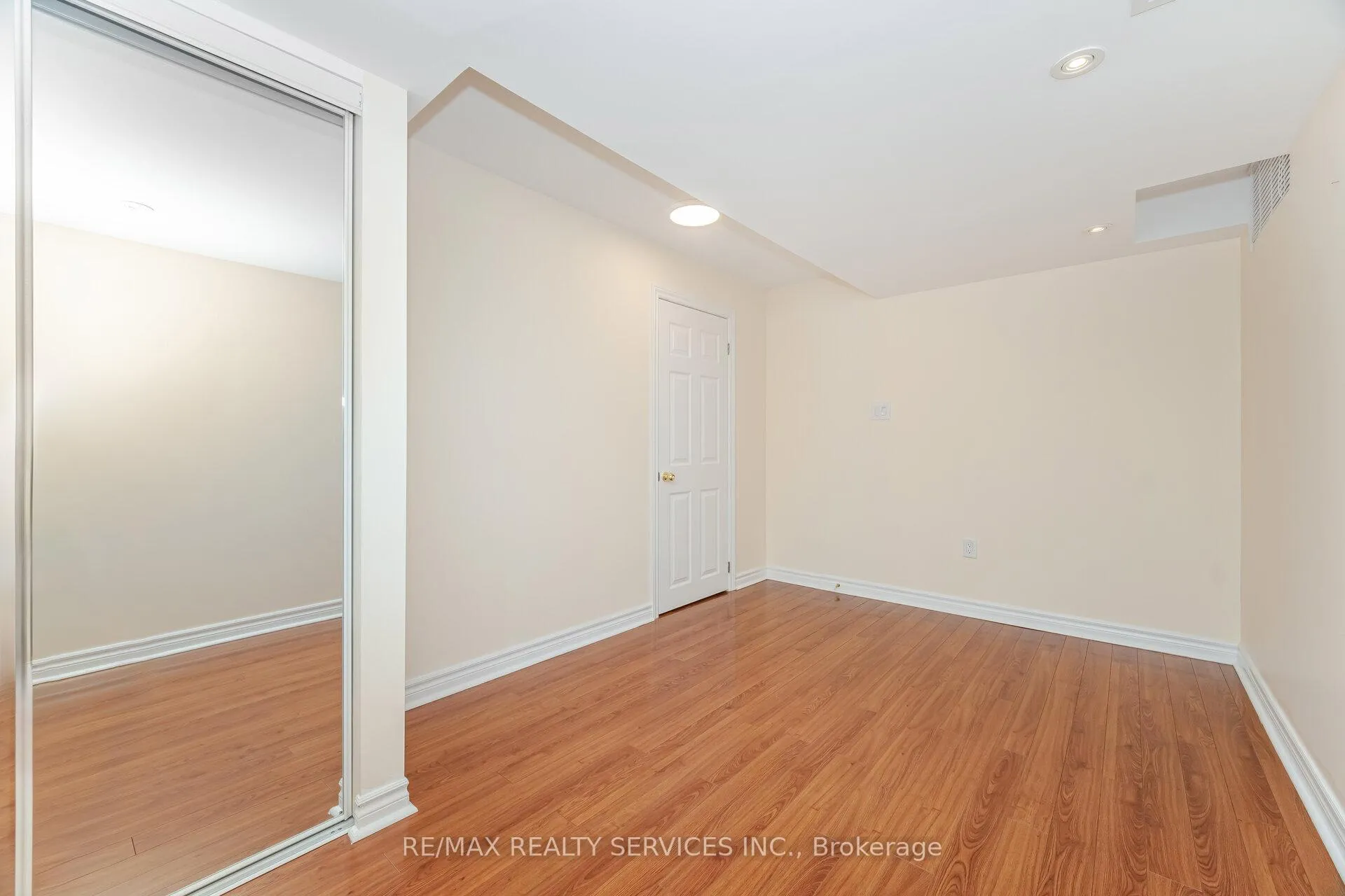 Photo 38 of 71 Ivy Glen Drive, Vaughan, Patterson — HOMEH