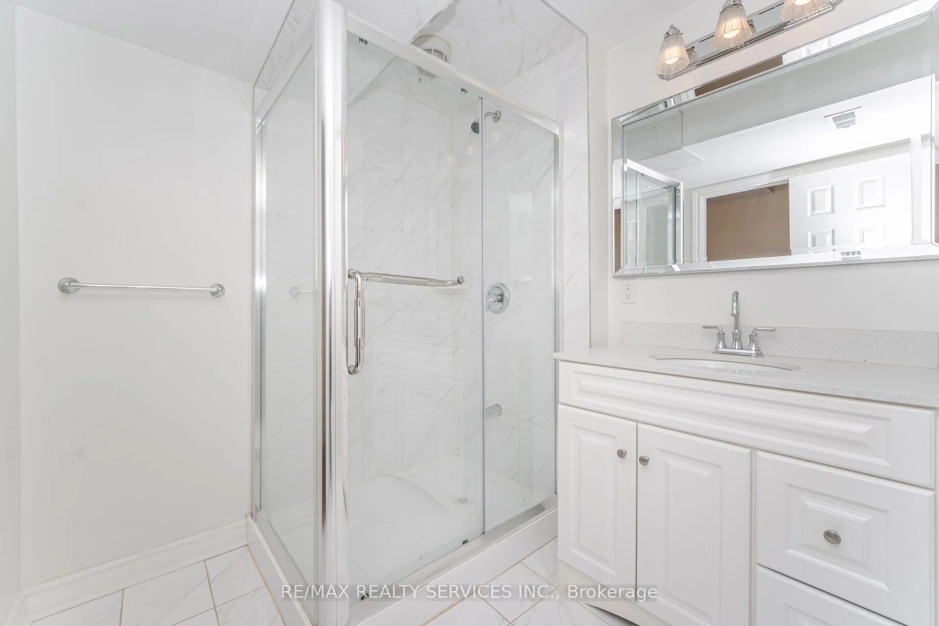 Photo 40 of 71 Ivy Glen Drive, Vaughan, Patterson — HOMEH