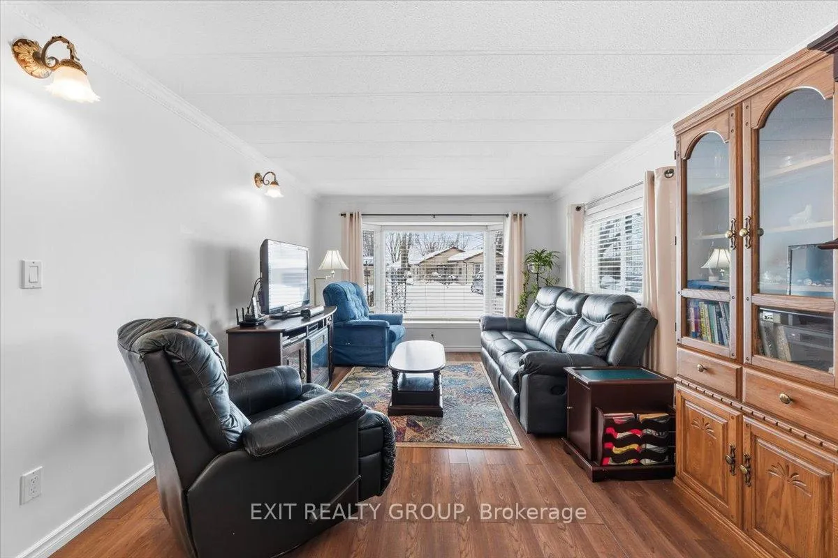 Photo 3 of 7 Arbour Lane, Quinte West, Sidney Ward — HOMEH
