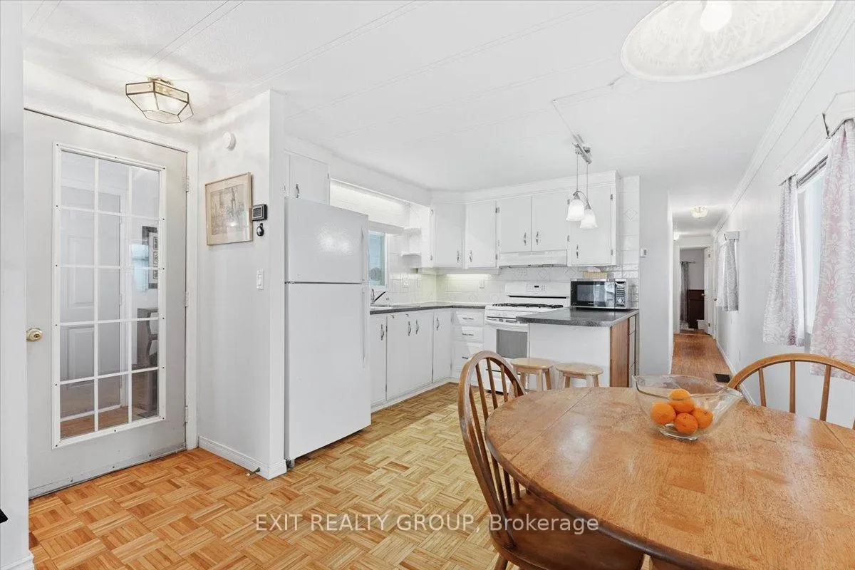 Photo 8 of 7 Arbour Lane, Quinte West, Sidney Ward — HOMEH