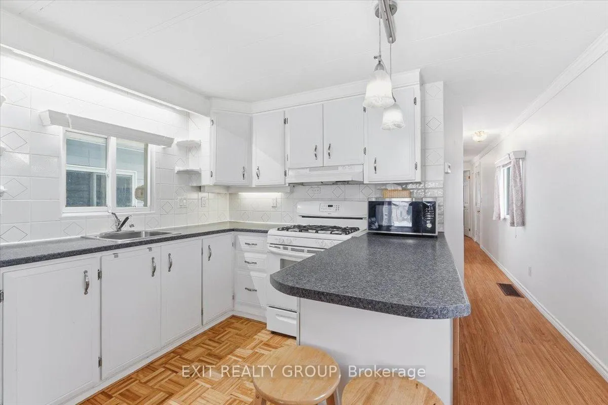 Photo 10 of 7 Arbour Lane, Quinte West, Sidney Ward — HOMEH