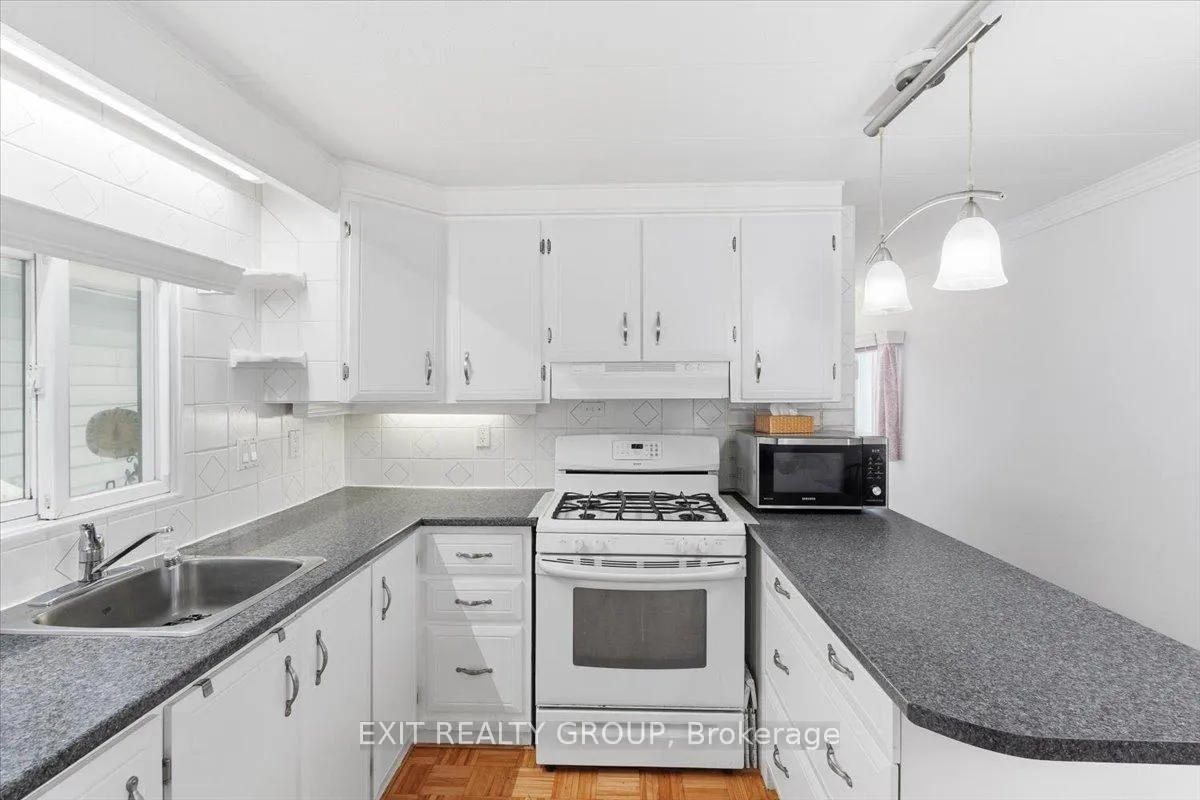 Photo 13 of 7 Arbour Lane, Quinte West, Sidney Ward — HOMEH
