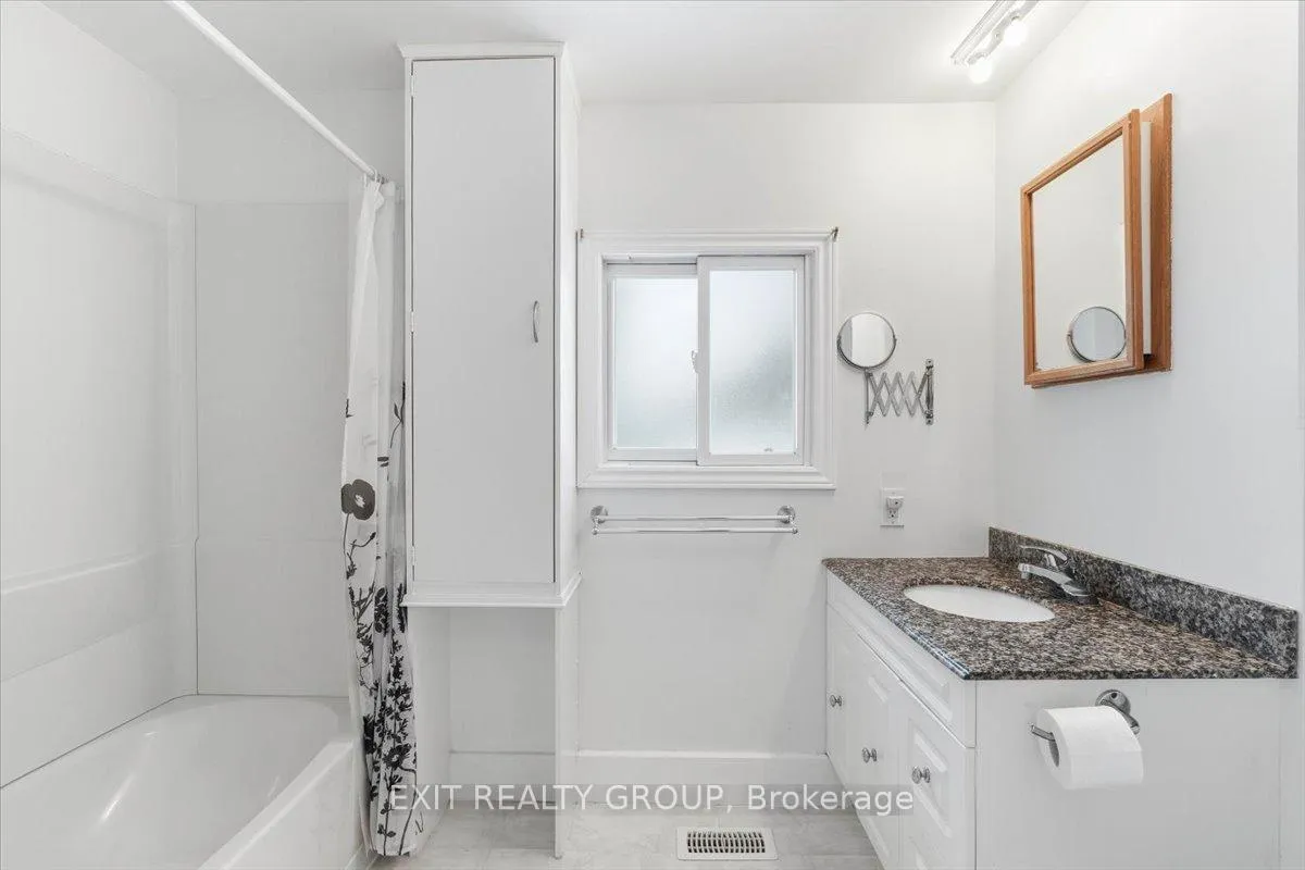 Photo 17 of 7 Arbour Lane, Quinte West, Sidney Ward — HOMEH