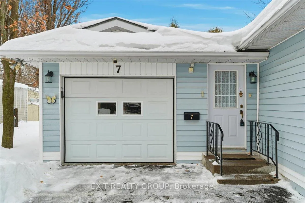 Photo 24 of 7 Arbour Lane, Quinte West, Sidney Ward — HOMEH