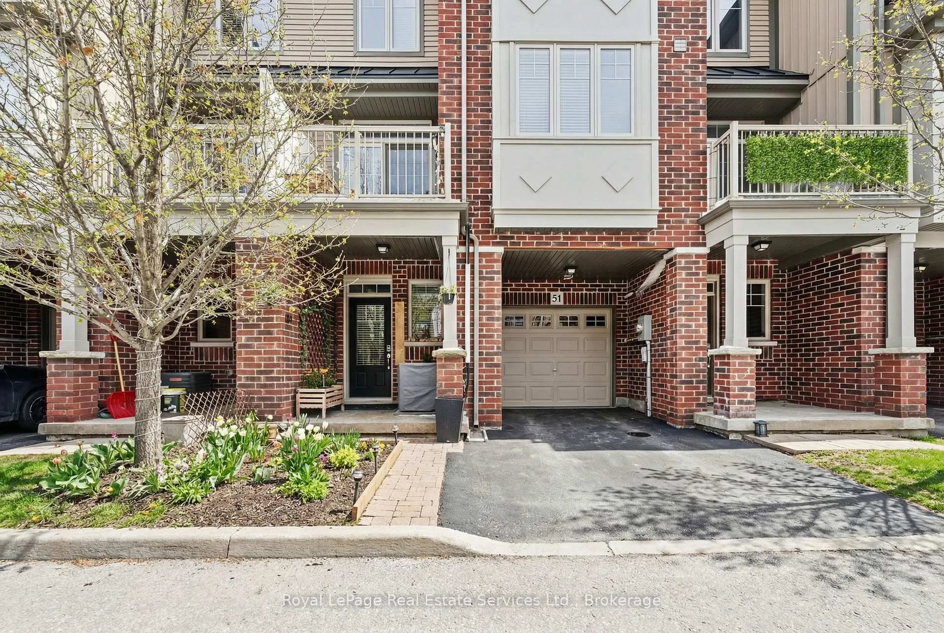 Photo 3 of Unit 51, 310 Fall Fair Way, Hamilton, Binbrook — HOMEH