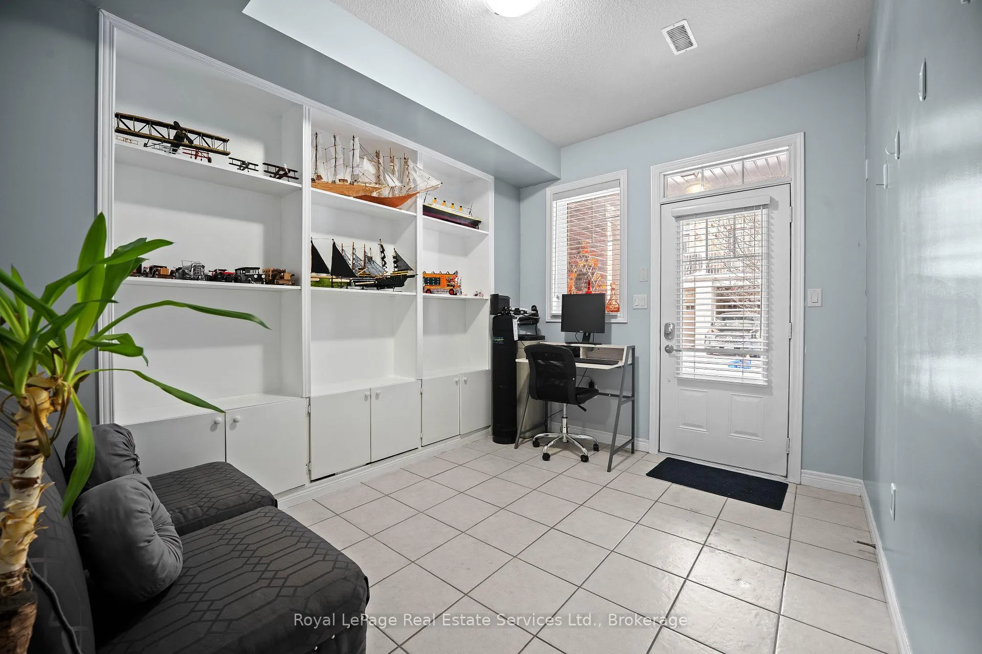 Photo 5 of Unit 51, 310 Fall Fair Way, Hamilton, Binbrook — HOMEH