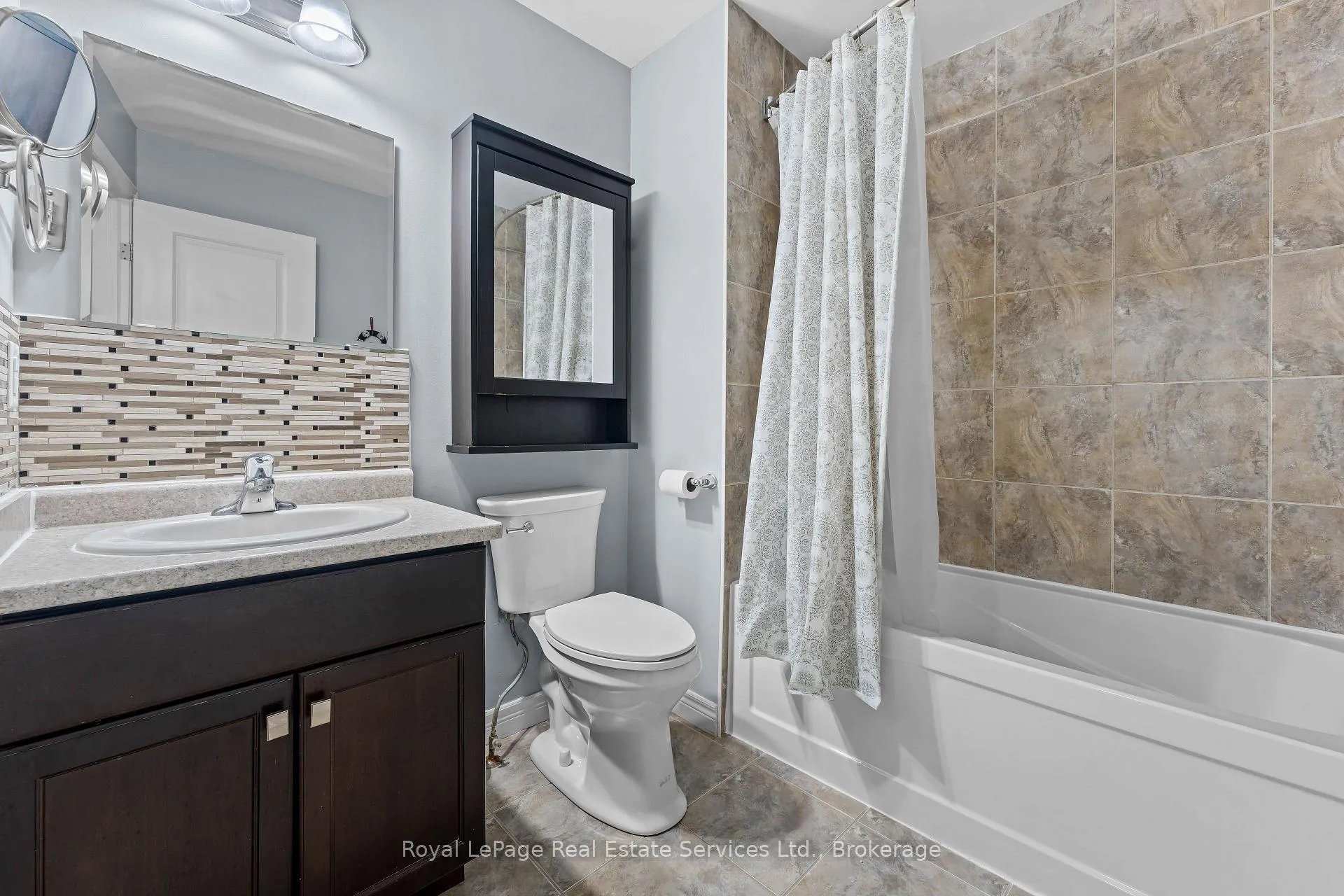 Photo 18 of Unit 51, 310 Fall Fair Way, Hamilton, Binbrook — HOMEH