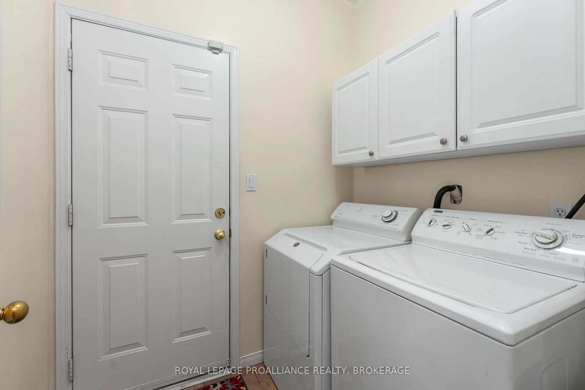 Photo 27 of 322 Emerald Street, Kingston, City Northwest — HOMEH