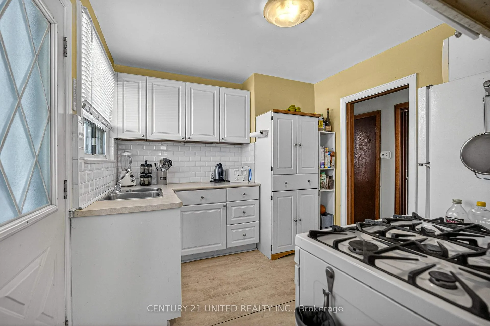 Photo 10 of 638 Rubidge Street, Peterborough, Town Ward 3 — HOMEH
