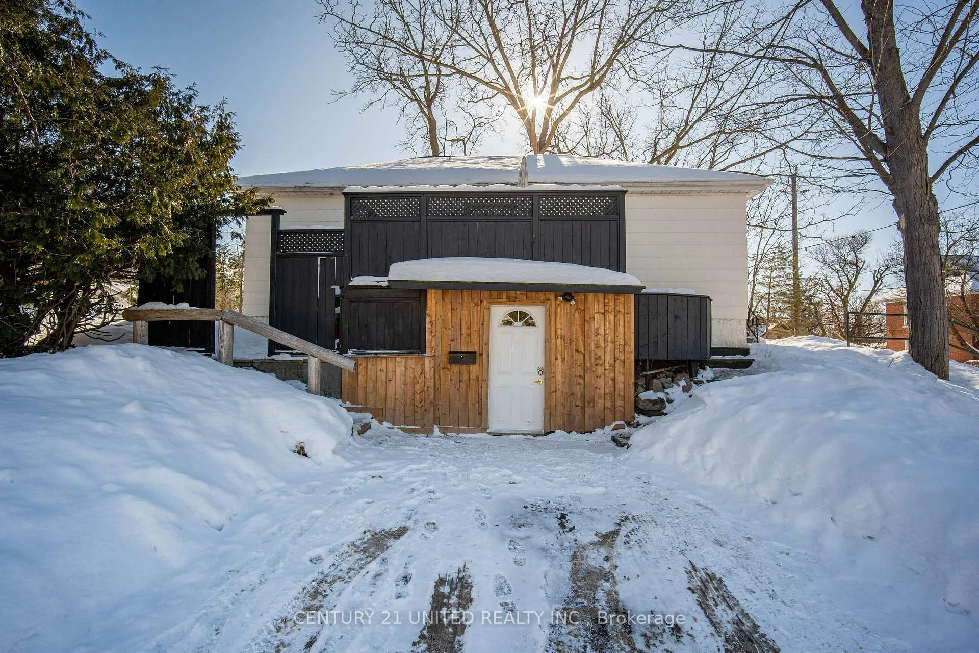 Photo 26 of 638 Rubidge Street, Peterborough, Town Ward 3 — HOMEH
