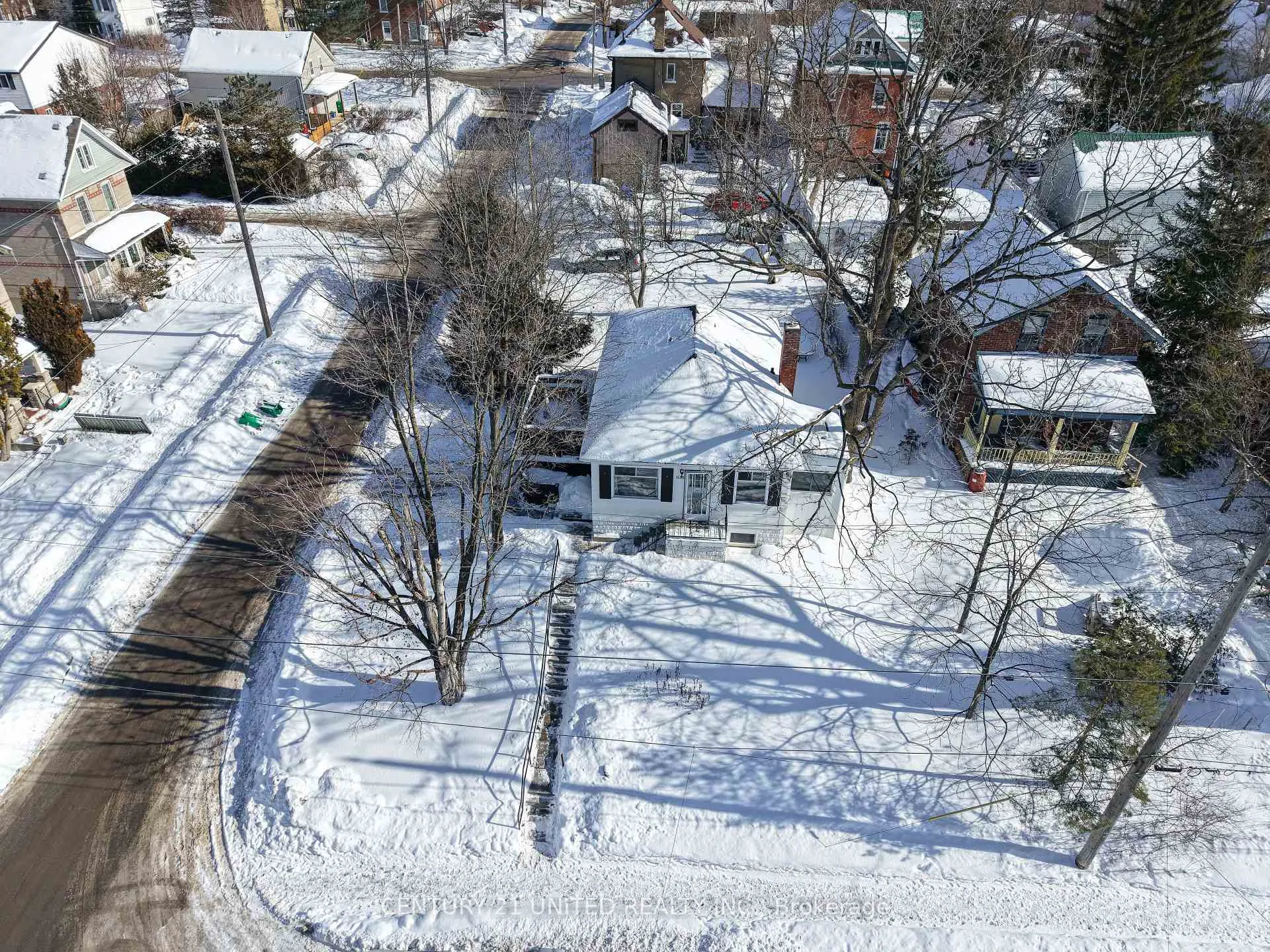 Photo 29 of 638 Rubidge Street, Peterborough, Town Ward 3 — HOMEH