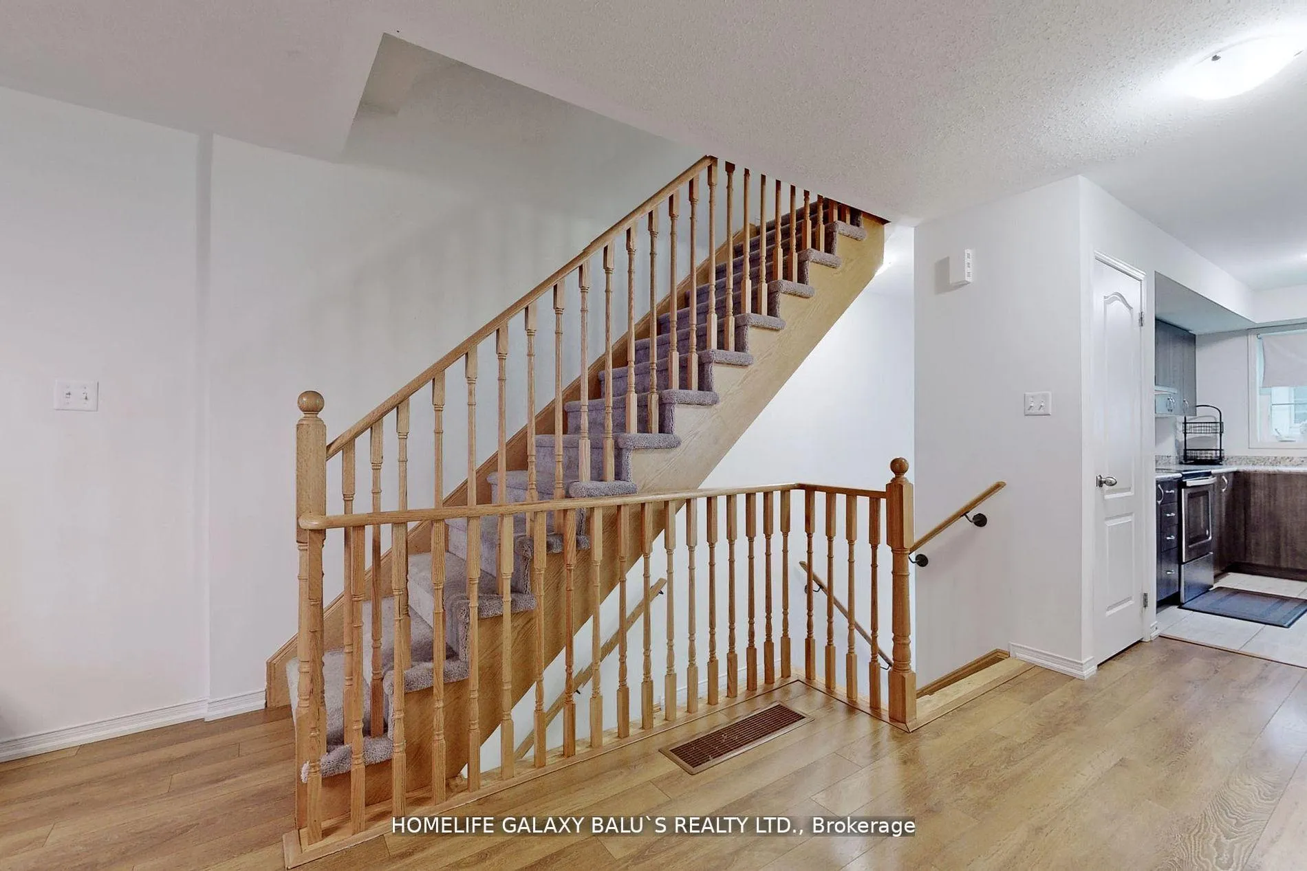 Photo 15 of 46 Filly Path, Oshawa, Windfields — HOMEH