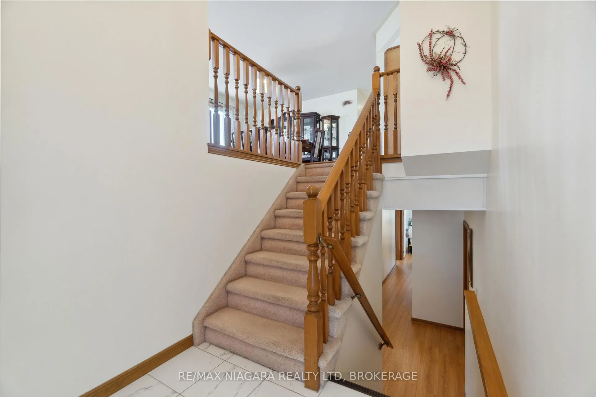 Photo 2 of 7516 Monastery Drive, Niagara Falls, Mt. Carmel — HOMEH